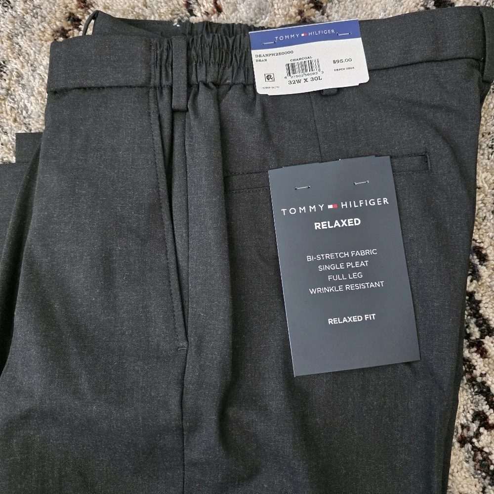 Tommy Hilfiger Mens Dress Pants 32x30 Charcoal Wrinkle Free NWT  $95 Relax Fit - Picture 3 of 7